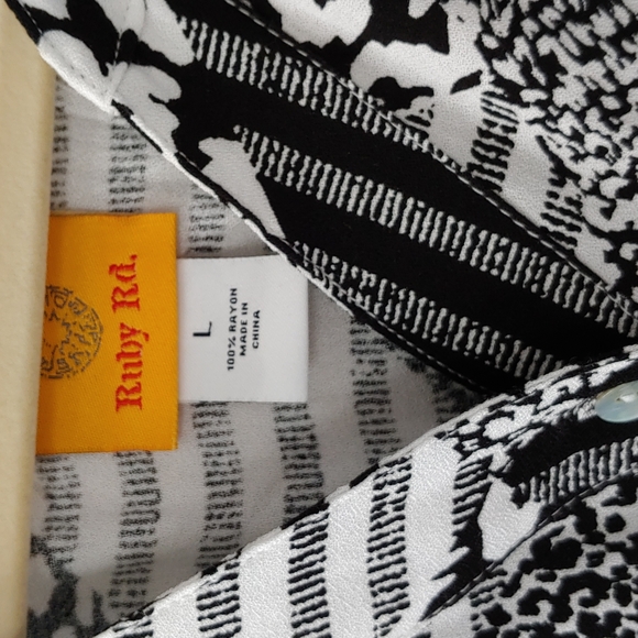 Ruby Rd.blouse - Picture 2 of 3